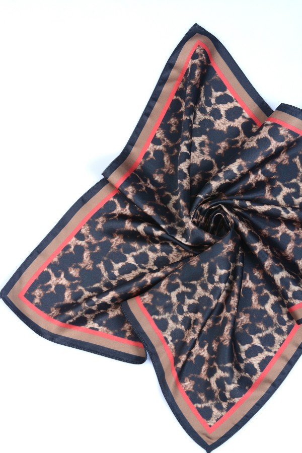 13485 Leopar Desenli Saten Bandana Fular 50x50 cm