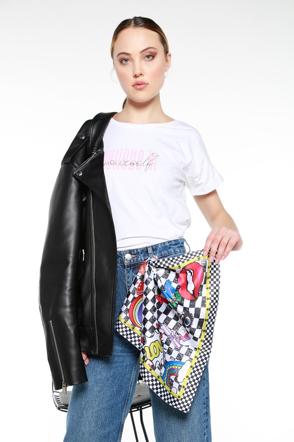 13708 Siyah Beyaz Kareli Saten Bandana Fular 50x50 cm