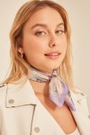 13934 Açık Çiçek Desenli Lila Saten Bandana Fular 50x50 cm