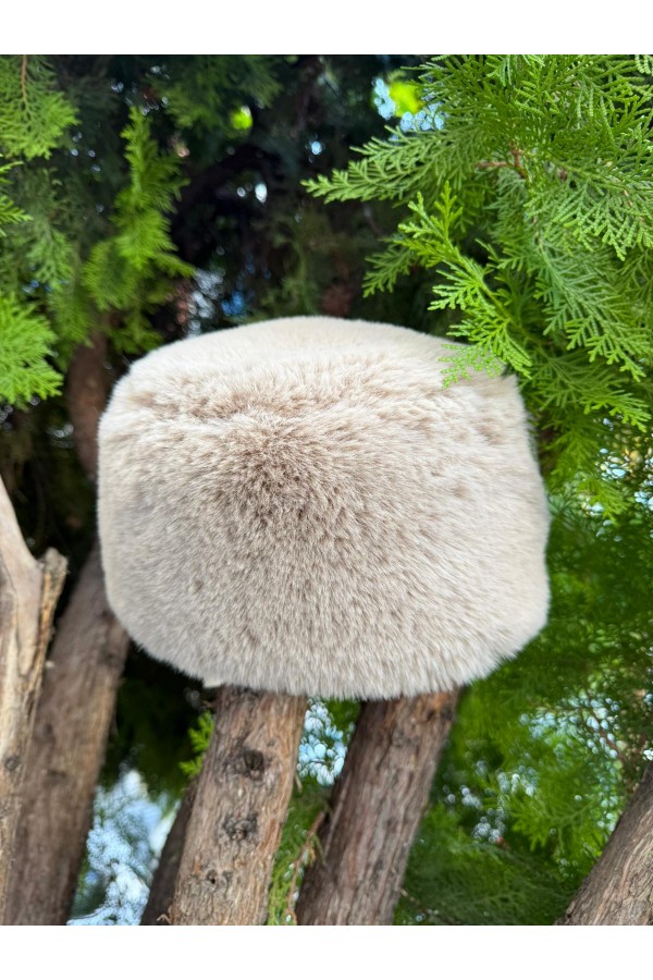 14626 Rus Tarzı Bej Peluş Kalpak Şapka