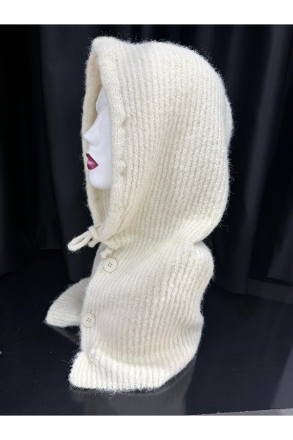 14800 Ekru Boyundan Geçmeli Yumuşak Dokulu Düğmeli Bağcıklı Balaklava Model Triko Bere