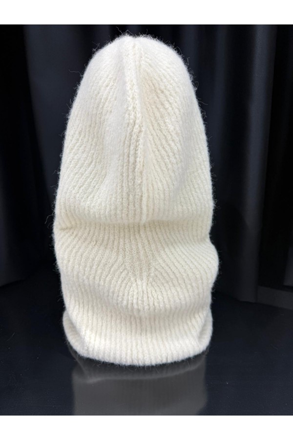 14800 Ekru Boyundan Geçmeli Yumuşak Dokulu Düğmeli Bağcıklı Balaklava Model Triko Bere