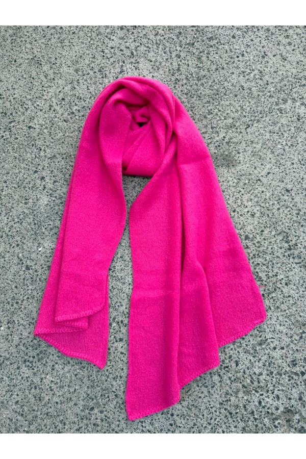 14808 Fuchsia Knit Shawl