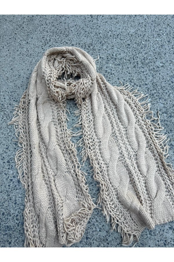 Saçaklı Geniş Örgülü Bej Yumuşak Dokulu Triko Atkı - Nesvay Saçaklı Geniş Örgülü Bej Yumuşak Dokulu Triko Atkı, %100 Akrilik, 30x180 cm