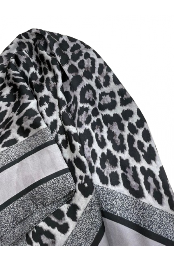 14839 Leopar Desenli Gri Çift Tarafı Baskılı Bandana Fular 70x70 cm