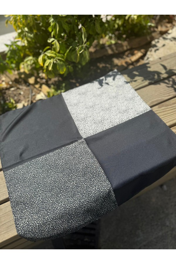 15254 Patchwork Desenli Siyah Çift Tarafı Baskılı Bandana Fular 53x53 cm