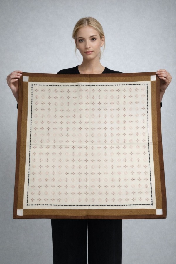 15329 Kar Tanesi Desenli Ekru Bandana Fular 90x90 cm