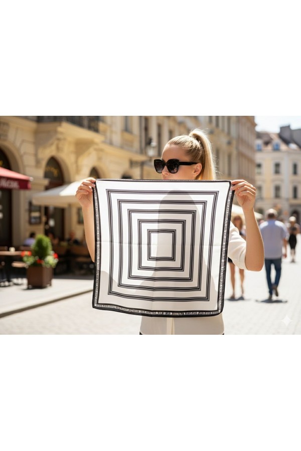 15376 Siyah Çizgi Desenli Bandana Fular 70x70 cm