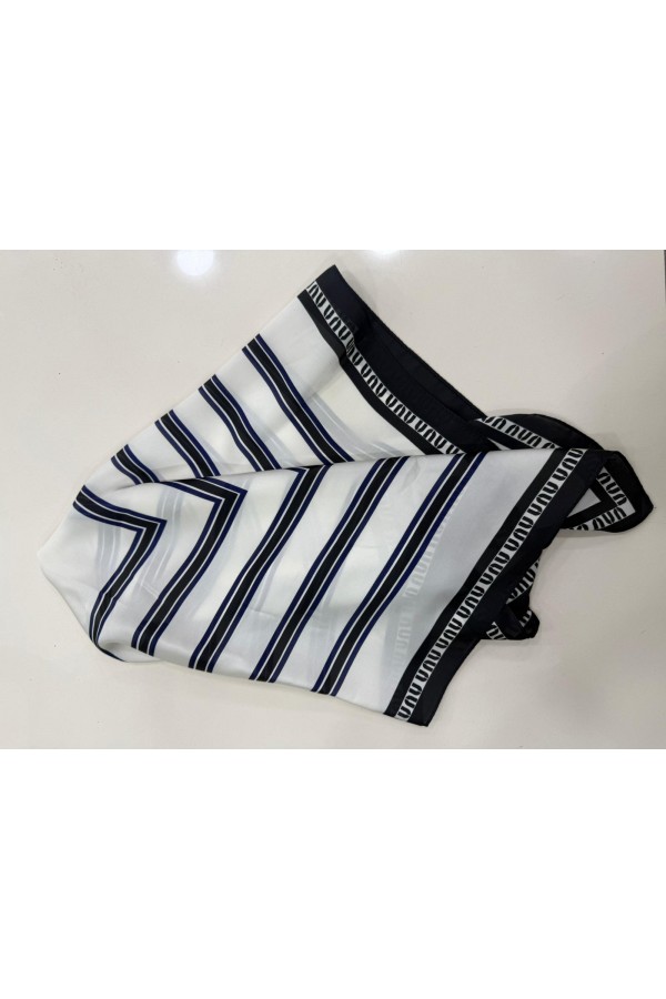 15376 Siyah Çizgi Desenli Bandana Fular 70x70 cm