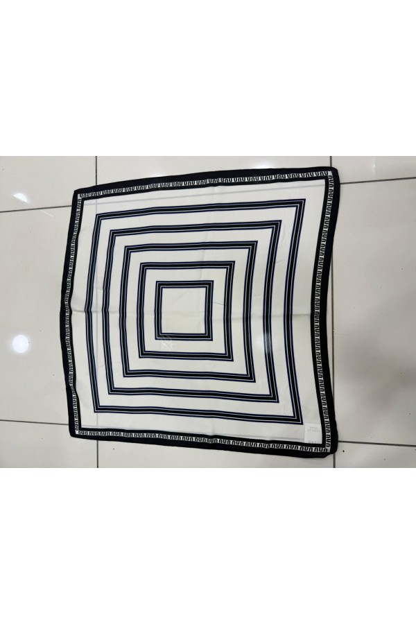 15376 Siyah Çizgi Desenli Bandana Fular 70x70 cm