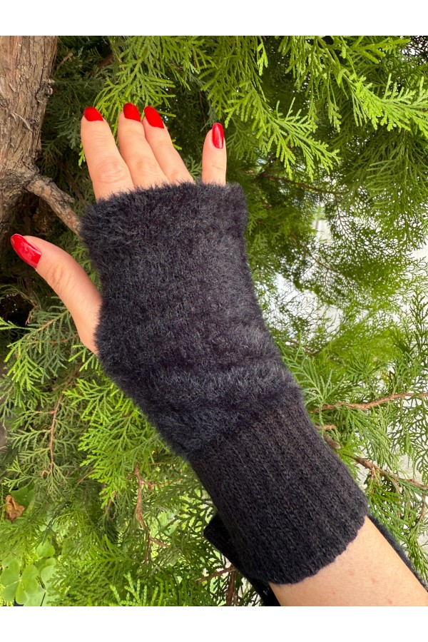 16027-1 Black Gloves